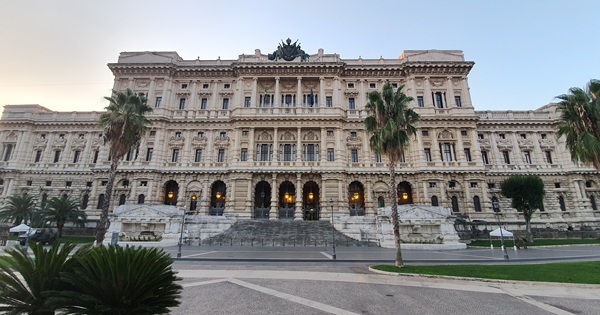 Abusi in ambito scolastico. Linea dura della Cassazione: condanna definitiva e margini ridotti per riaprire i processi