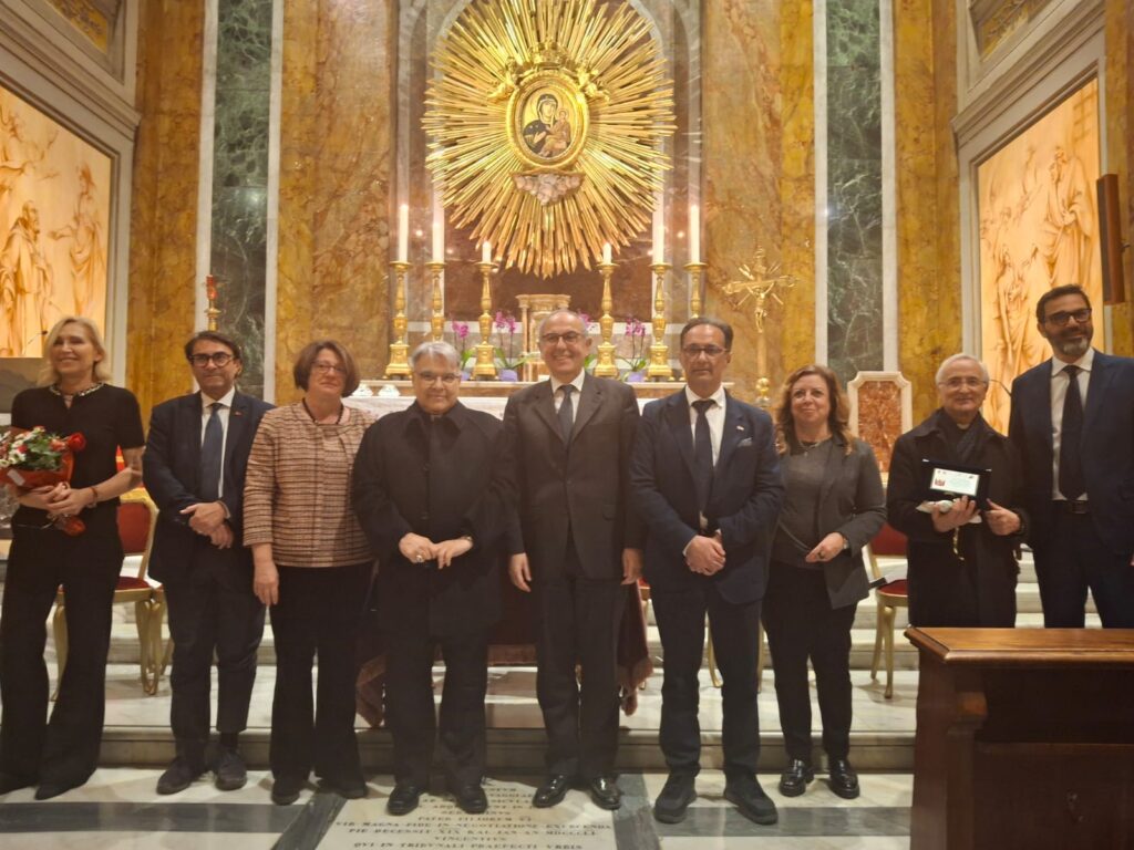 “Sulle orme di Lucia”, presentato a Roma il libro sulla santa della luce